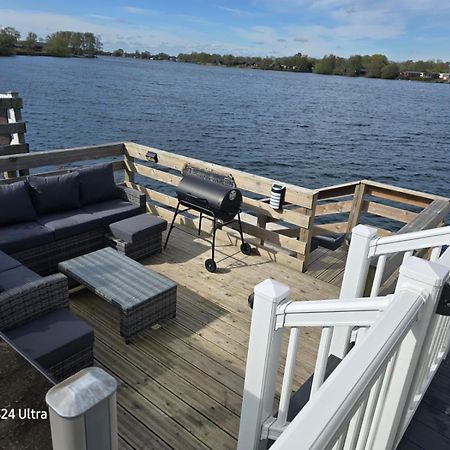 Lakeside Holiday Home With Hot Tub Tattershall Exteriér fotografie